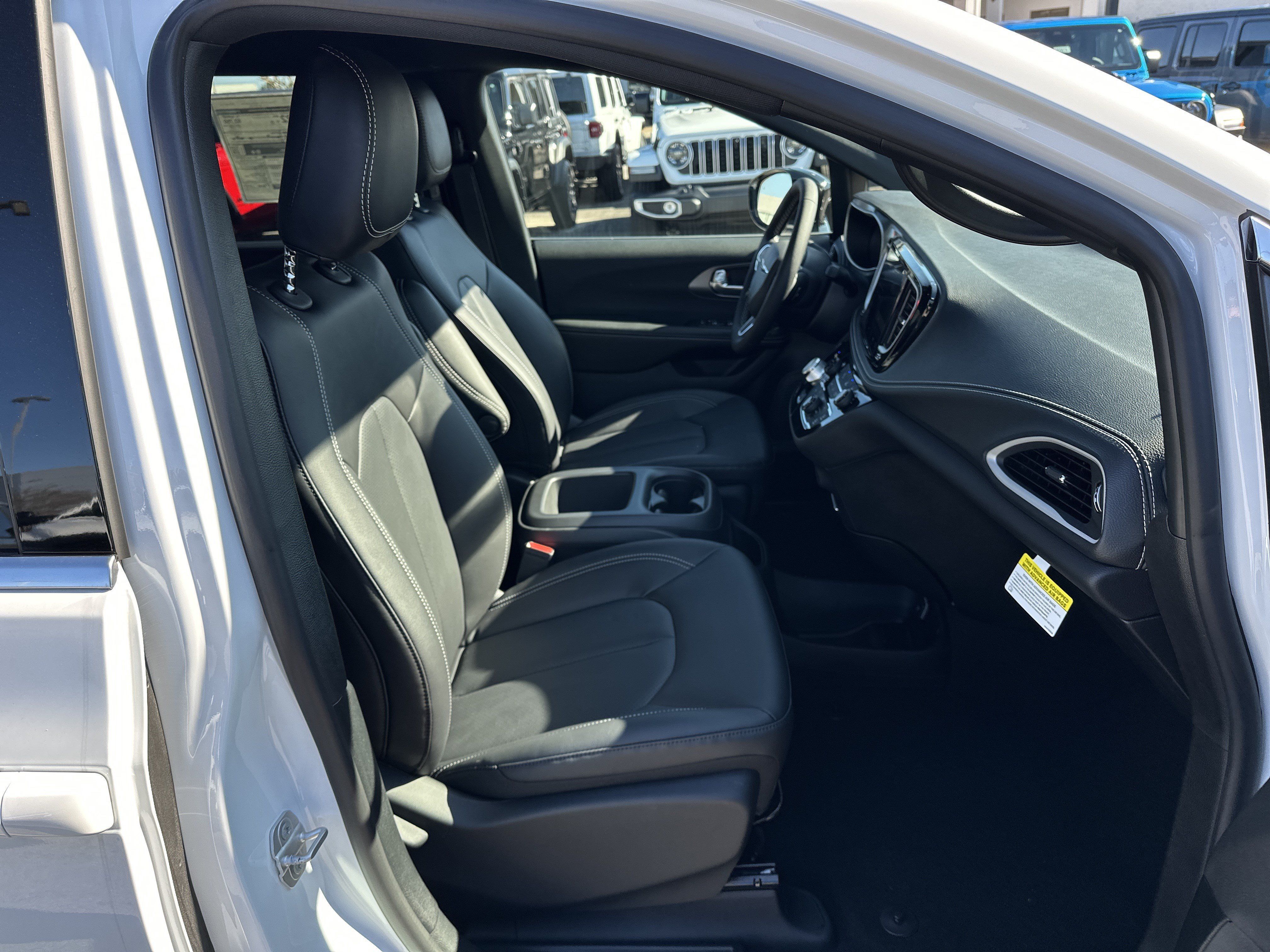 New 2026 Chrysler Pacifica Select FWD image 15