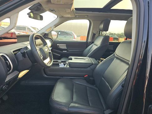 Used 2025 Ford Expedition Max Active AWD/4WD image 8