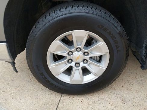 Used 2025 Chevrolet Silverado 1500 LT image 9