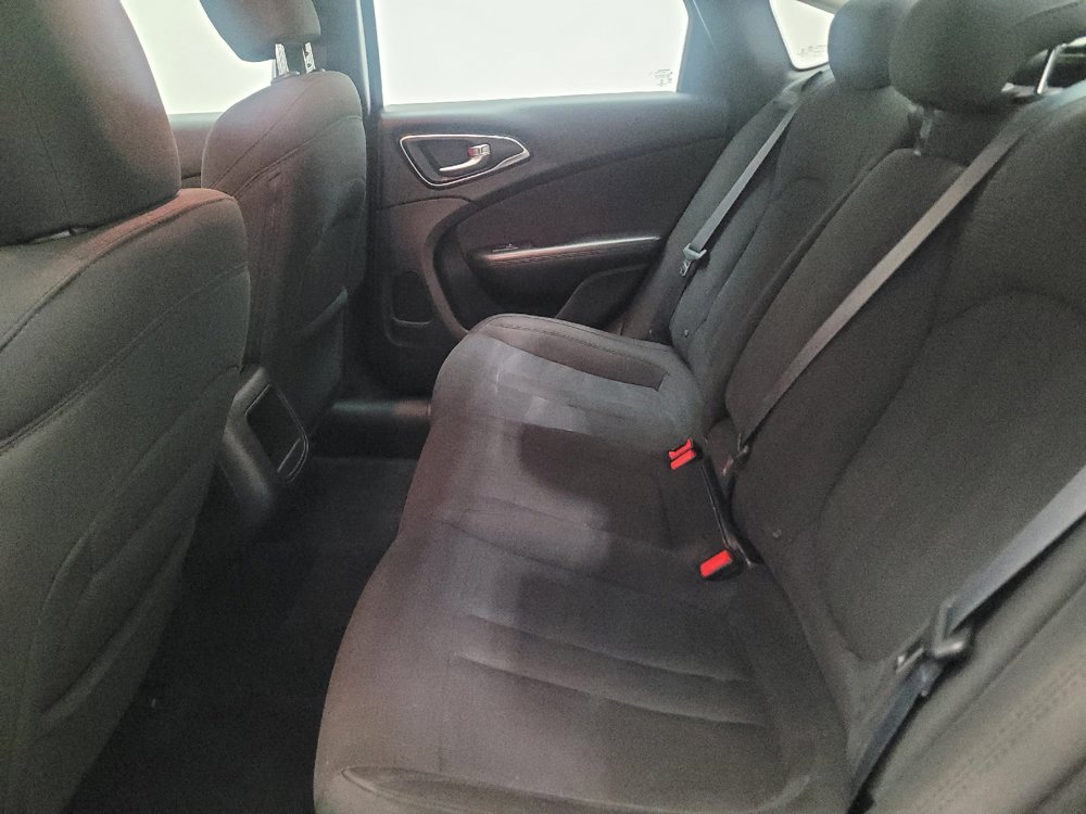 Used 2015 Chrysler 200 Limited FWD image 18