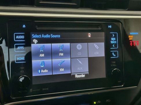Used 2019 Toyota Corolla SE w/ SE Premium Package FWD image 9