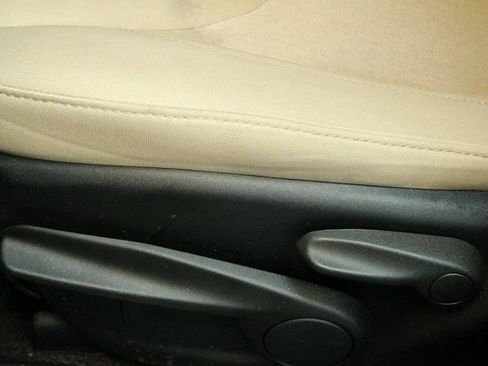 Used 2017 Jeep Cherokee Sport image 18