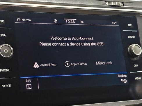 Used 2023 Volkswagen Tiguan SE image 35