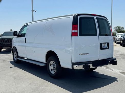 Used 2024 Chevrolet Express 2500 w/ Driver Convenience Package RWD image 2