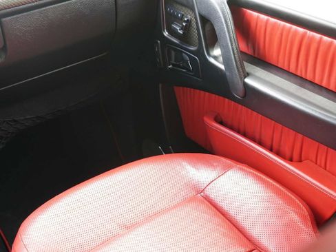 Used 2016 Mercedes-Benz G 63 AMG 4MATIC image 26