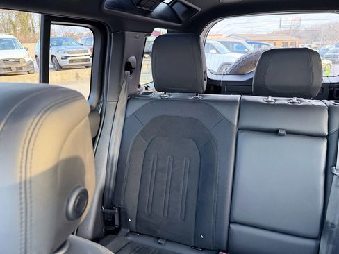 Used 2023 Land Rover Defender 110 V8 image 15