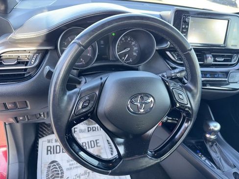 Used 2018 Toyota C-HR XLE image 10