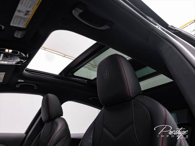 Used 2023 Maserati Grecale Trofeo AWD/4WD image 27