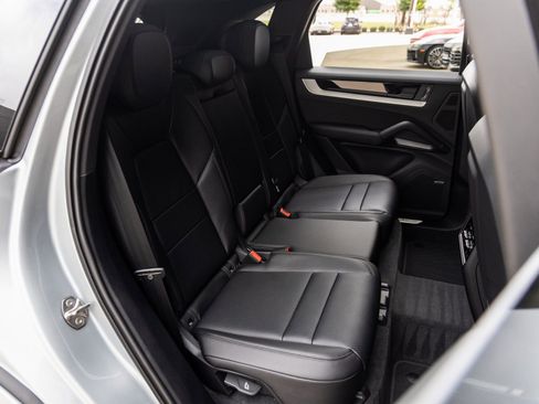 New 2026 Porsche Cayenne image 42