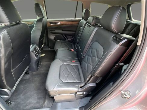 Used 2025 Volkswagen Atlas SE AWD/4WD image 15