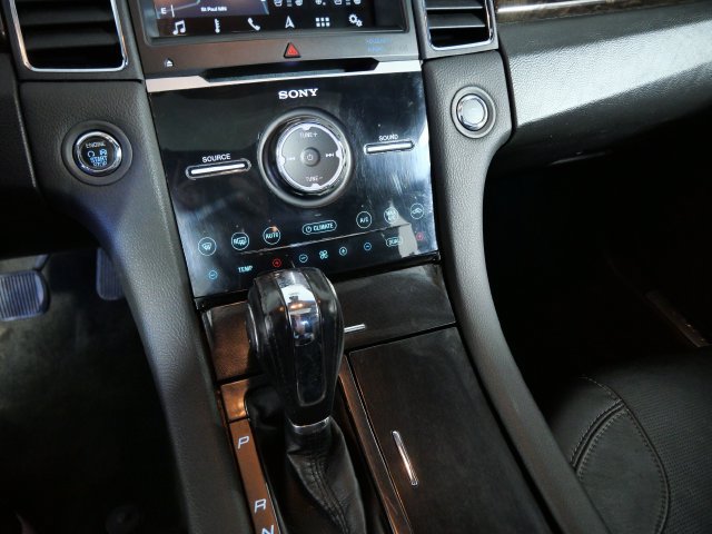 Used 2018 Ford Taurus Limited AWD/4WD image 19