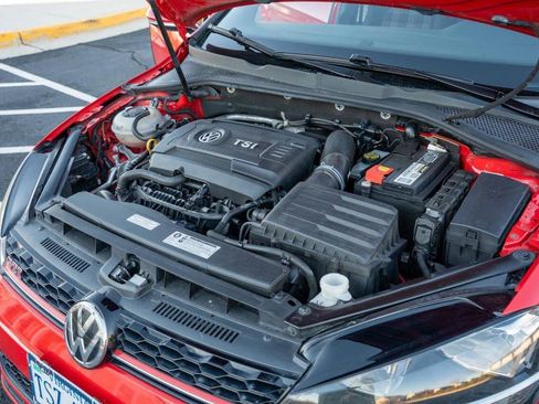 Used 2019 Volkswagen Golf 4-Door image 4