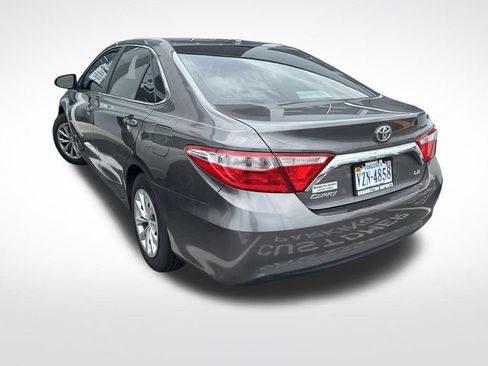 Used 2016 Toyota Camry LE FWD image 3