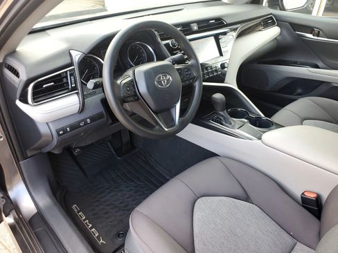 Used 2019 Toyota Camry LE FWD image 35