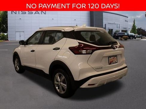 New 2025 Nissan Kicks Play S image 4