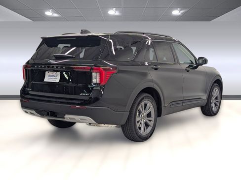 New 2026 Ford Explorer Active w/ Active Comfort Package image 7