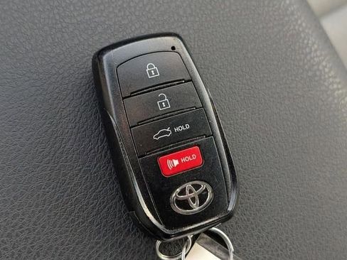 Used 2025 Toyota Camry LE w/ Convenience Package image 27