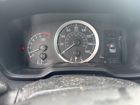 Used 2020 Toyota Corolla LE FWD image 4