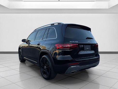 Used 2021 Mercedes-Benz GLB 250 4MATIC w/ Premium Package image 7