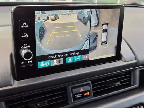Used 2025 Honda Pilot TrailSport image 34