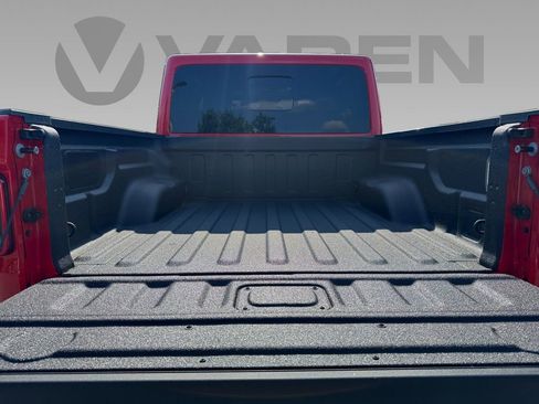 New 2025 Jeep Gladiator Sport image 23