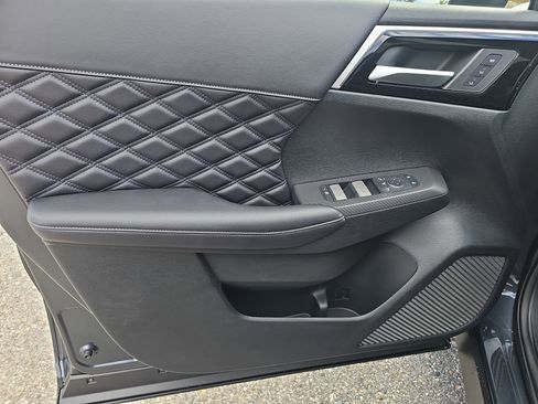 New 2026 Nissan Rogue Platinum AWD/4WD image 17