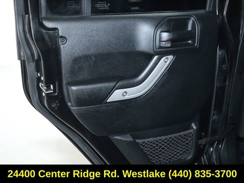 Used 2017 Jeep Wrangler Unlimited Sahara image 13