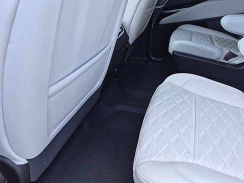 Certified 2026 Cadillac Escalade Platinum Sport w/ LPO, Floor Liner Package AWD/4WD image 43