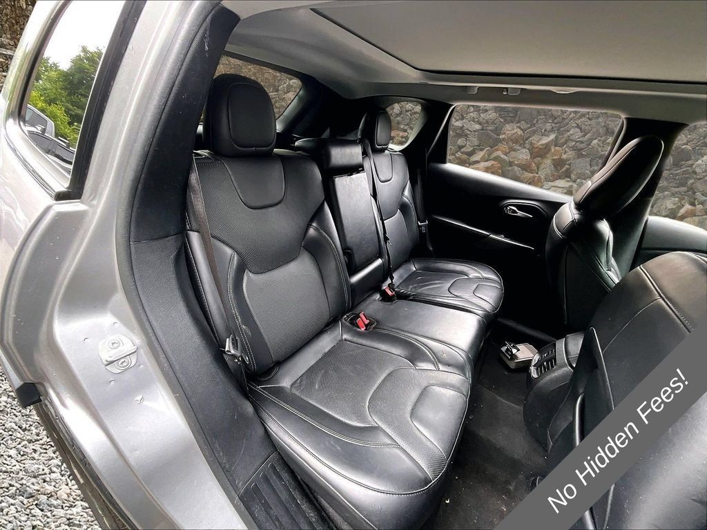 Used 2020 Jeep Cherokee Limited AWD/4WD image 20