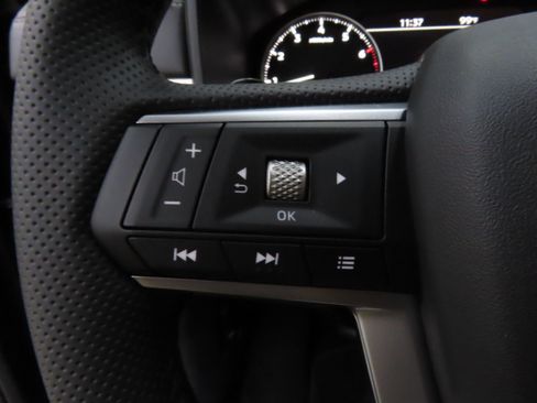 New 2025 Mitsubishi Outlander SE image 12