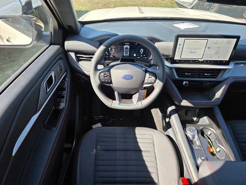 New 2026 Ford Explorer ST-Line w/ ST-Line Street Pack image 14