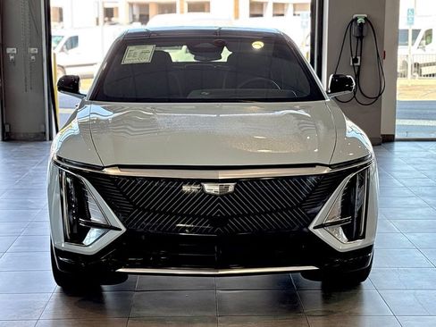 Used 2024 Cadillac Lyriq Tech RWD image 17