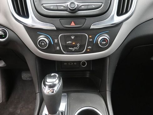 Used 2021 Chevrolet Equinox LS w/ LS Convenience Package FWD image 27
