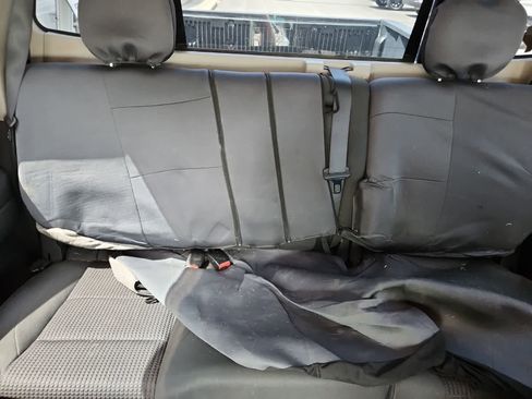 Used 2010 Nissan Titan SE w/ SE Value Truck Pkg image 21