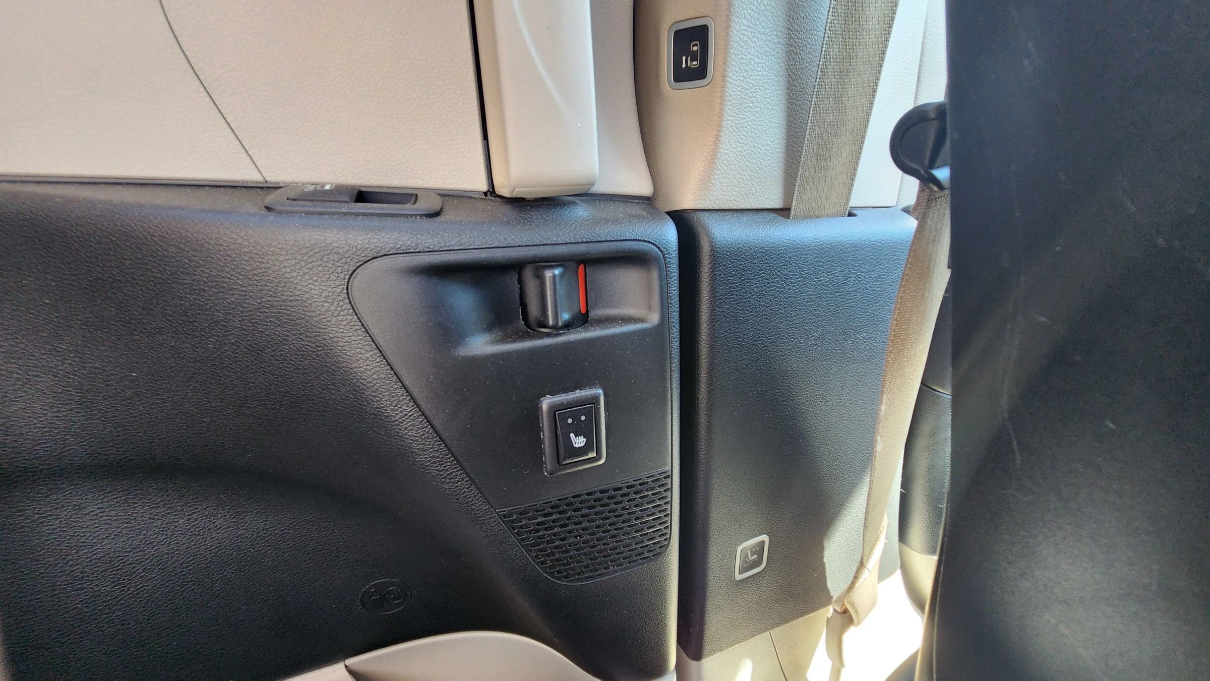 Used 2017 Chrysler Pacifica Limited FWD image 25