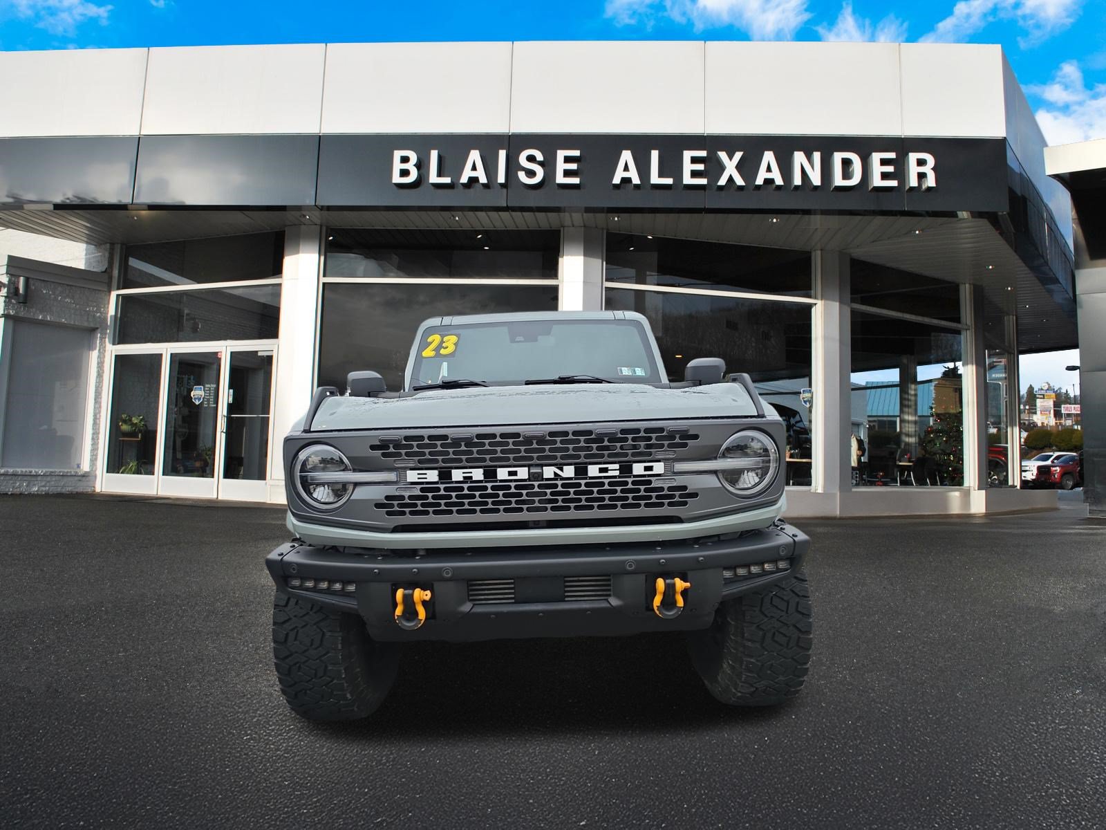 Used 2023 Ford Bronco Badlands w/ Sasquatch Package AWD/4WD image 9