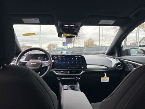 New 2026 Chevrolet Equinox EV LT FWD image 24