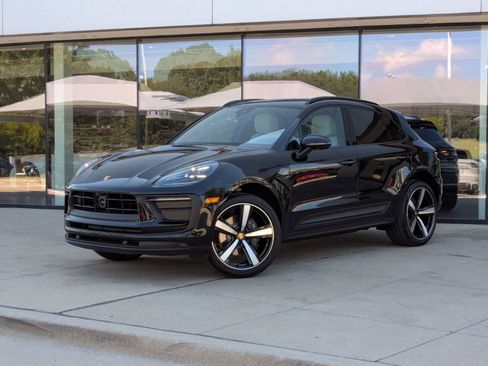 Certified 2026 Porsche Macan AWD/4WD image 1