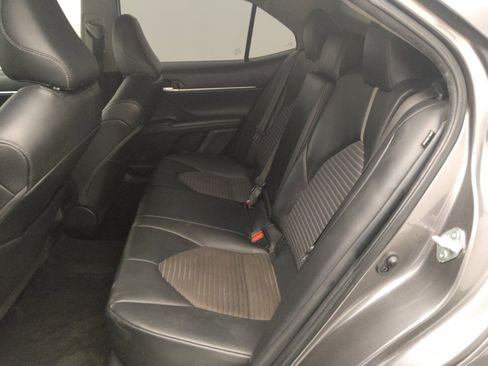 Used 2022 Toyota Camry SE image 18