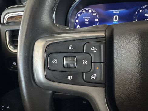 Used 2023 Chevrolet Suburban Premier image 18