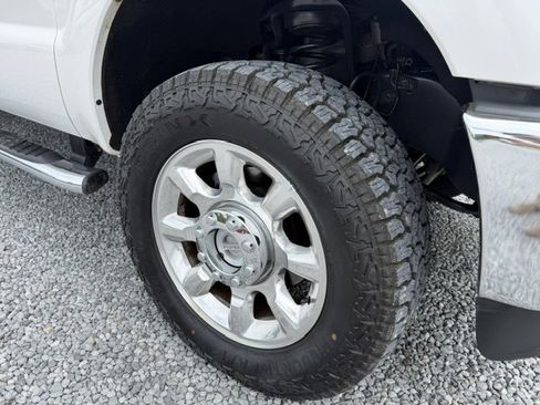 Used 2015 Ford F250 Lariat w/ FX4 Off-Road Package AWD/4WD image 6