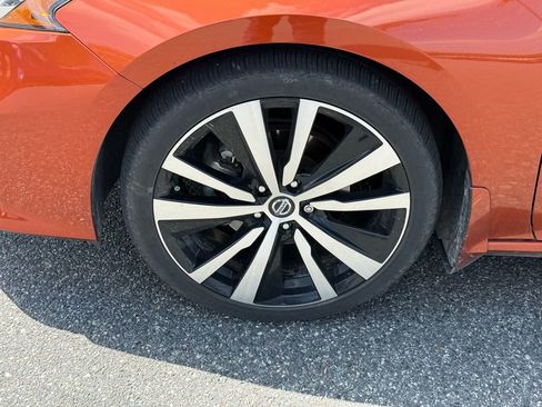 Used 2020 Nissan Altima 2.5 SR w/ Premium Package FWD image 11