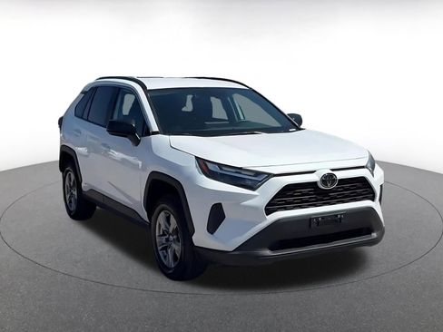 Used 2025 Toyota RAV4 LE AWD/4WD image 3