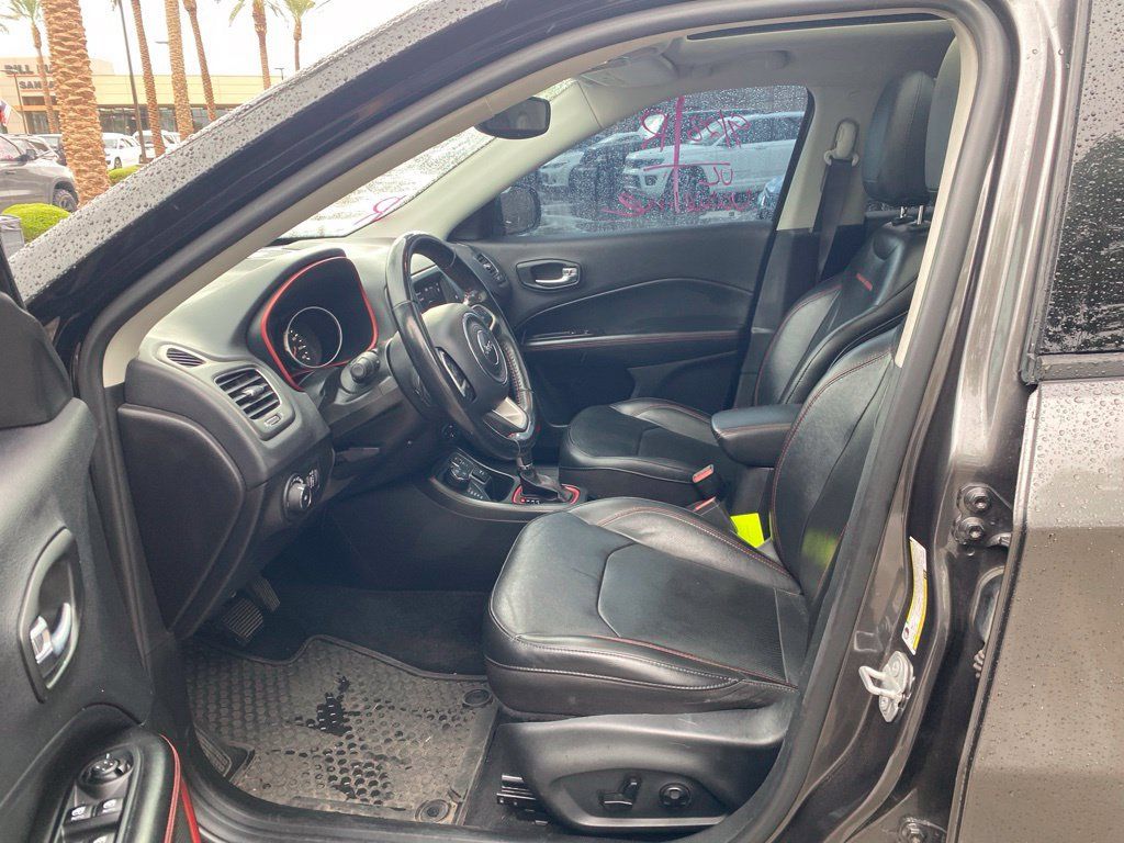 Used 2019 Jeep Compass Trailhawk w/ Leather Interior Group AWD/4WD image 7