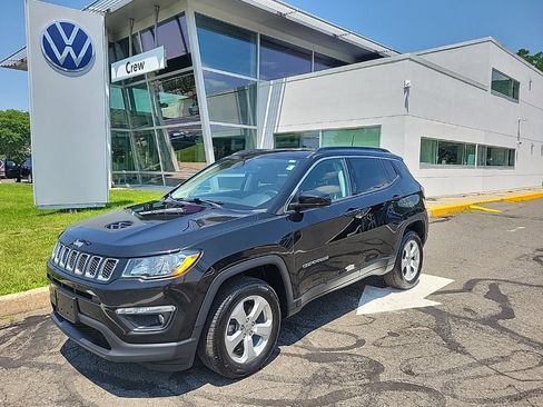 Used 2019 Jeep Compass Latitude AWD/4WD image 1