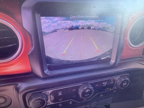 Used 2021 Jeep Wrangler Unlimited Rubicon image 12