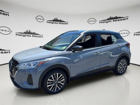 Used 2021 Nissan Kicks SV FWD image 1