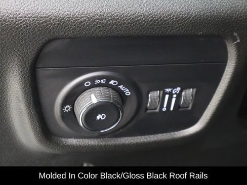 Used 2023 Jeep Grand Cherokee Limited w/ Black Appearance Package image 23