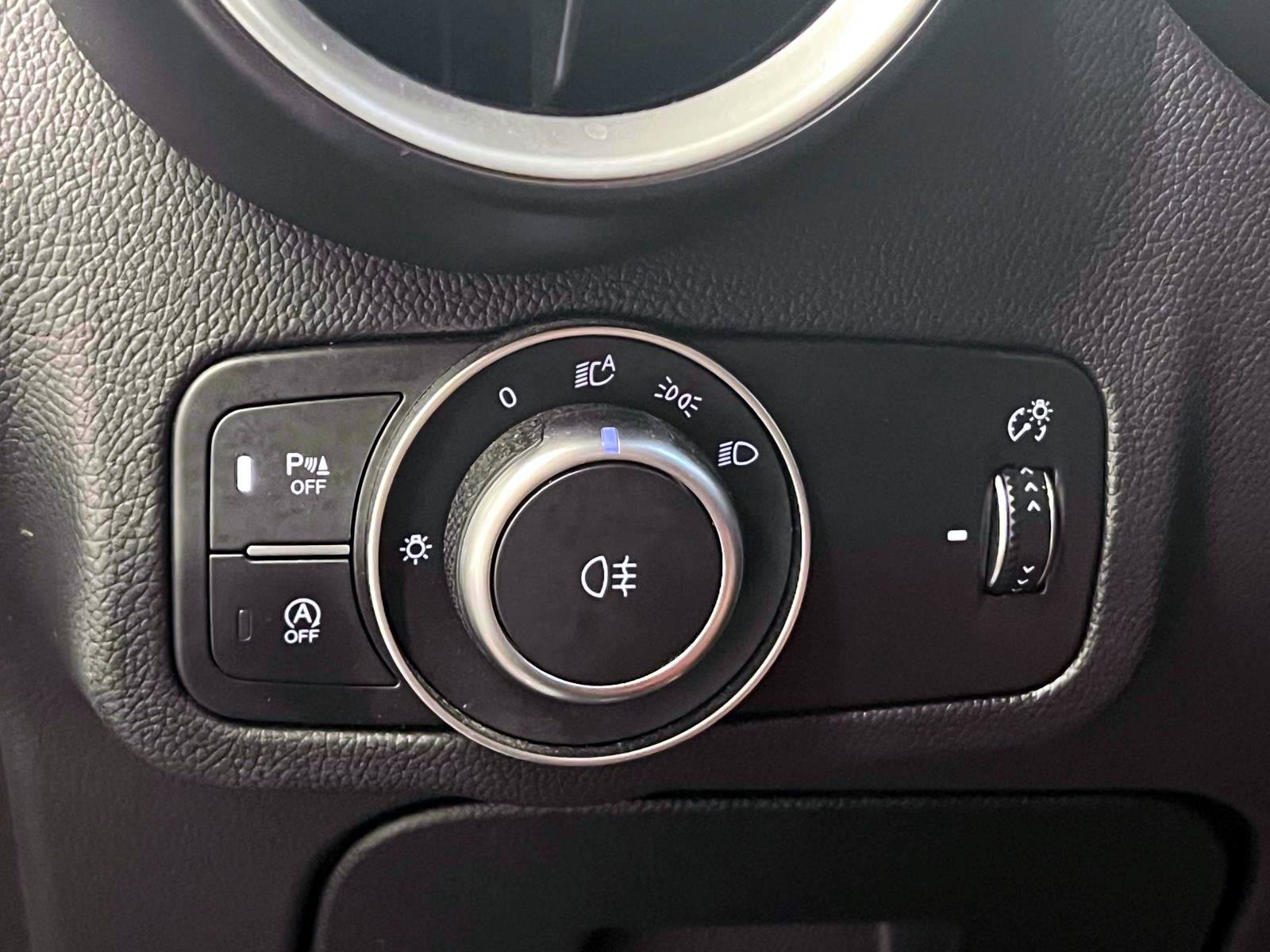 Used 2023 Alfa Romeo Stelvio Veloce AWD/4WD image 20