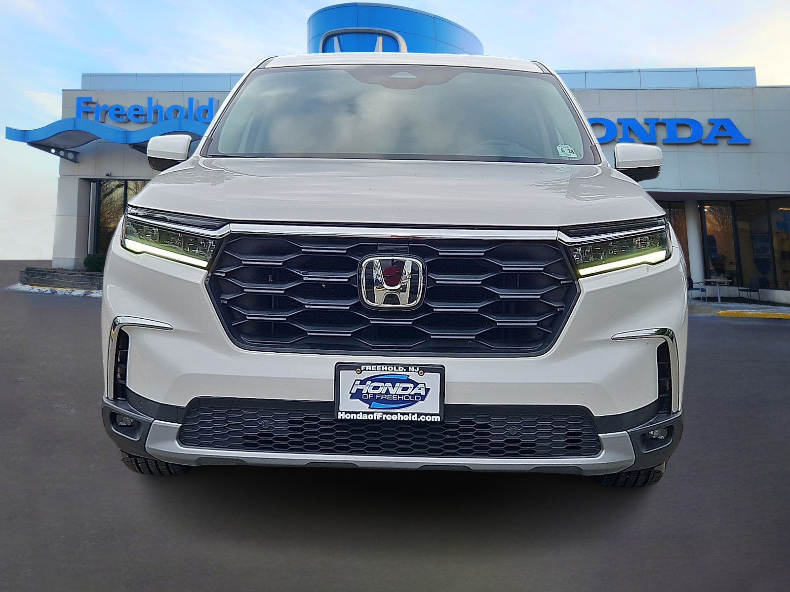 Used 2023 Honda Pilot EX-L image 2